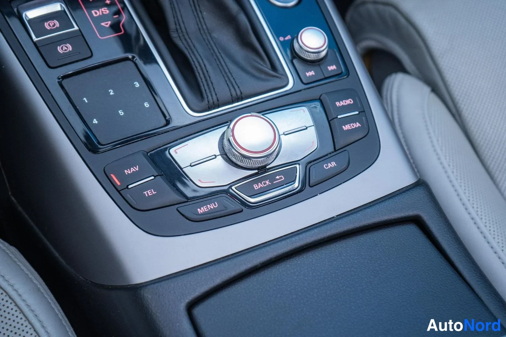 Green Audi A6 Allroad 2013, detail, photo 15