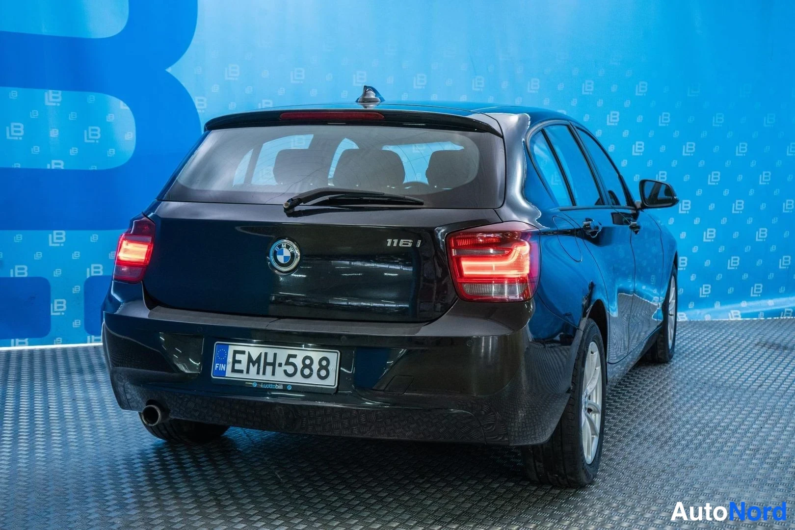 Black BMW 116i 2013, rear three-quarter, photo 5