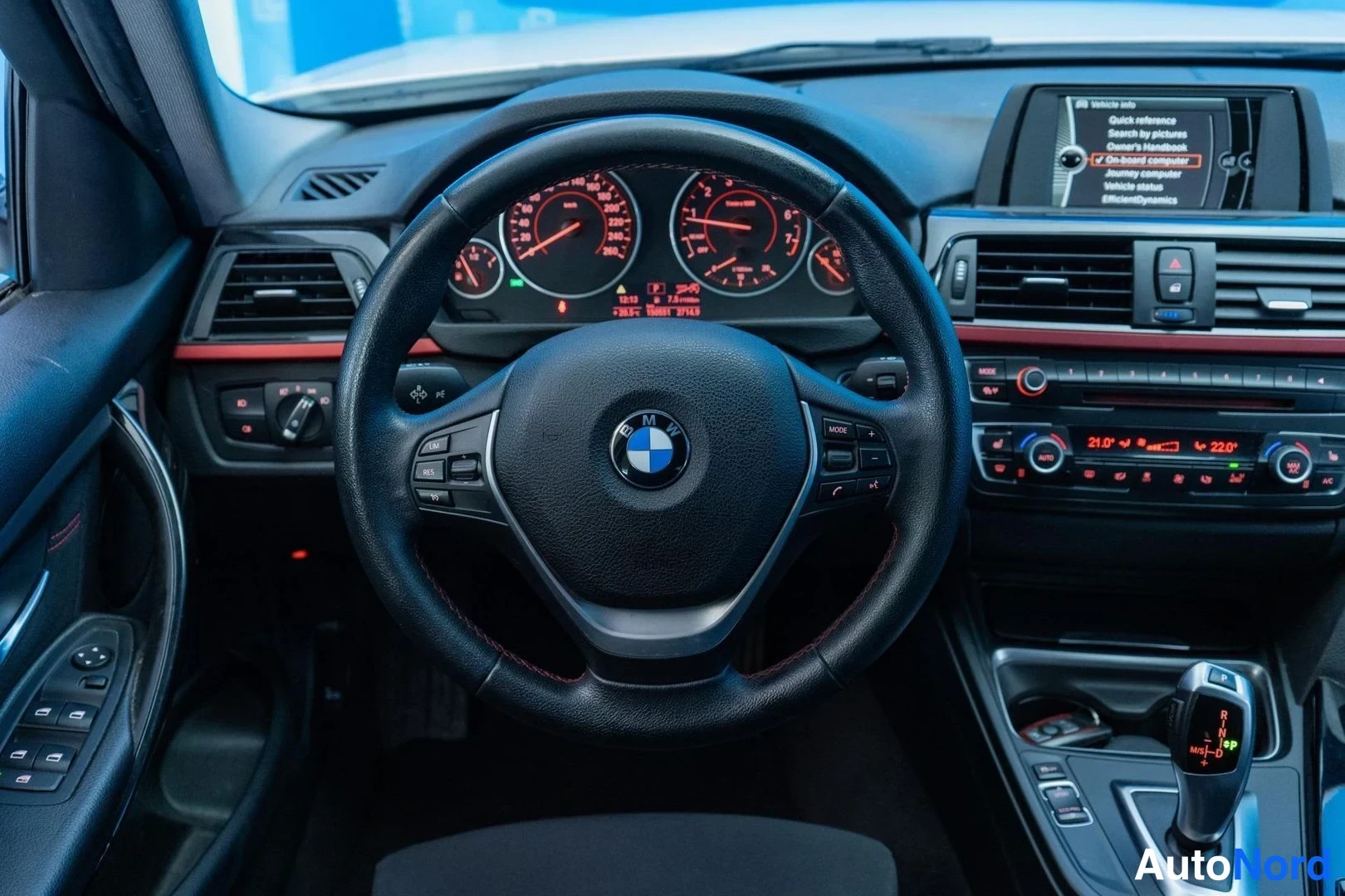 White BMW 316i 2014, cockpit, photo 9