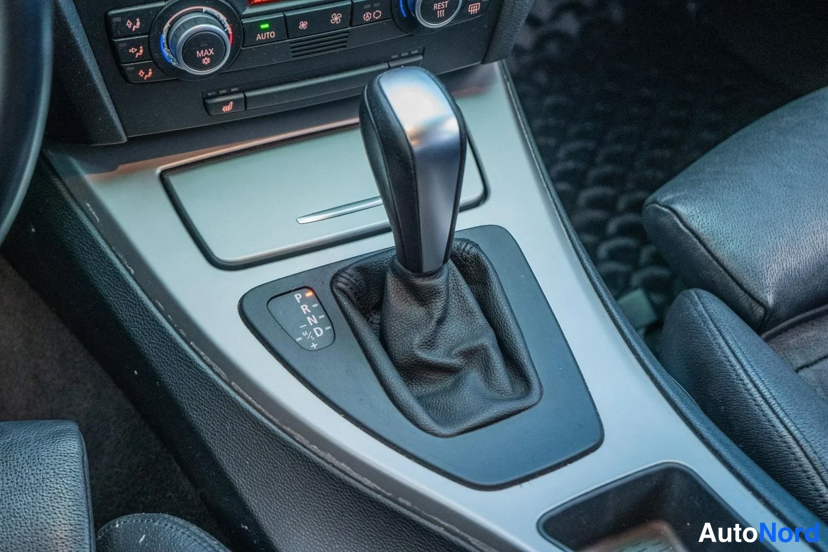 Grey BMW 325d 2008, detail, photo 13