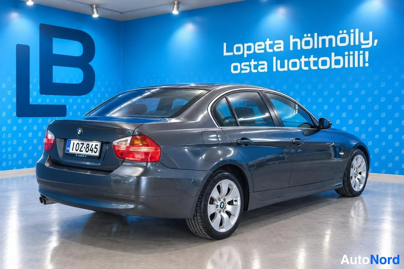 Grey BMW 325d 2008, rear three-quarter, photo 6