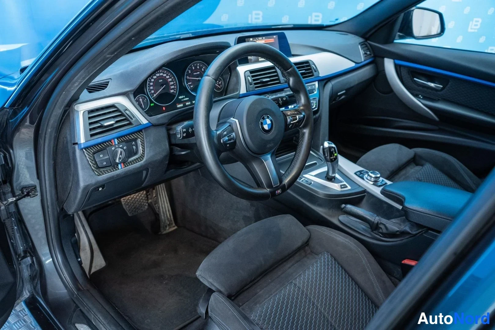 Grey BMW 330e 2017, cockpit, photo 8