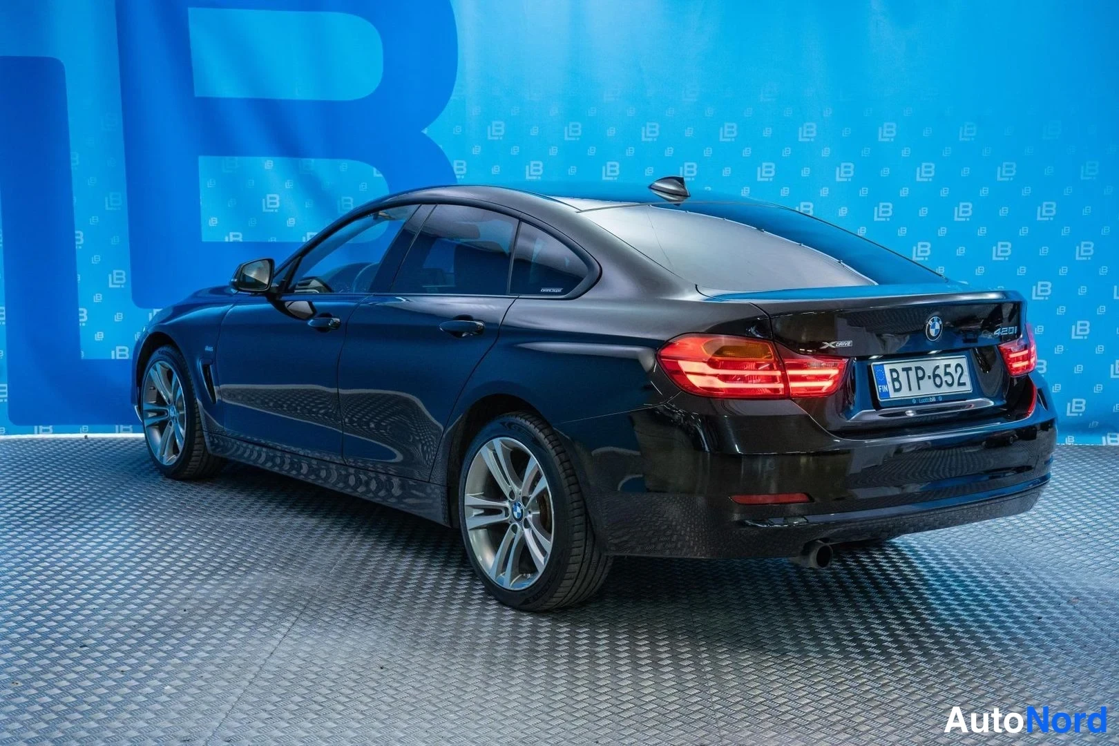 Black BMW 420i xDrive 2016, rear three-quarter, photo 5