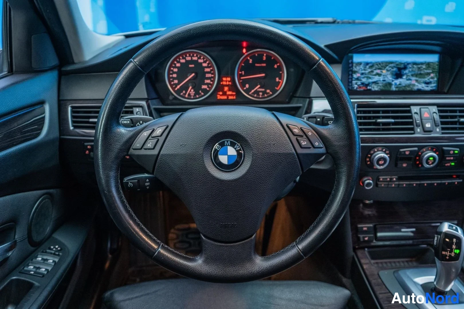 Grey BMW 525d xDrive 2010, cockpit, photo 9