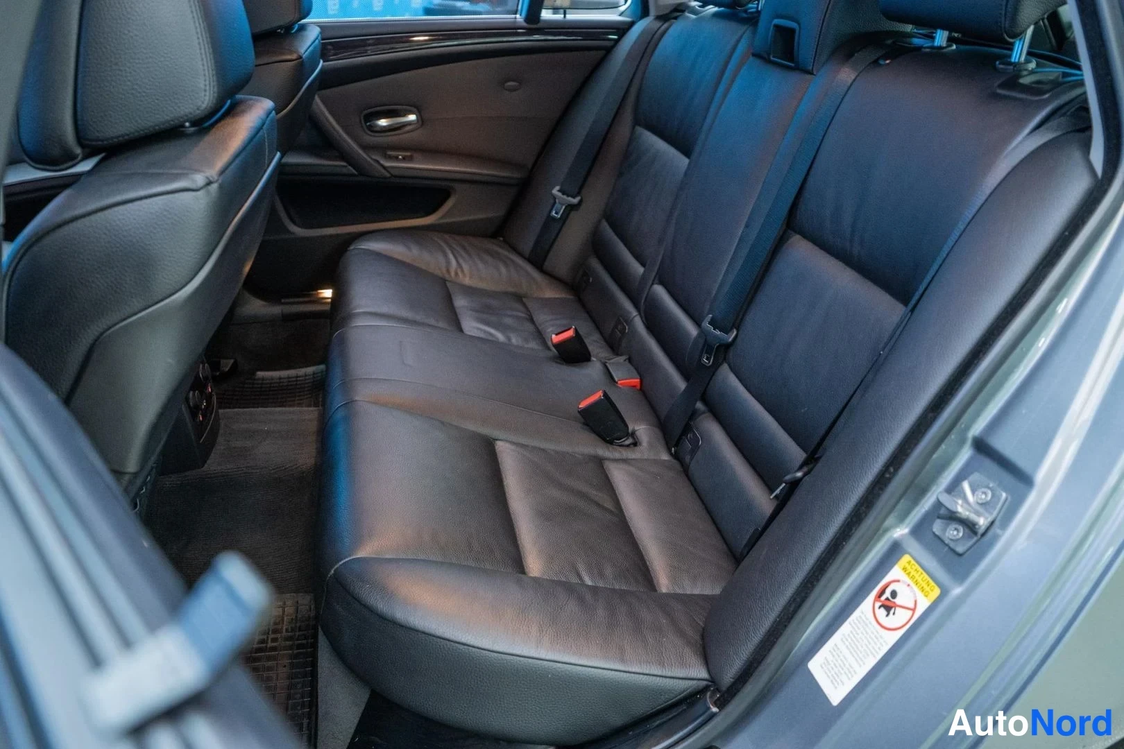 Grey BMW 525d xDrive 2010, rear seats, photo 12