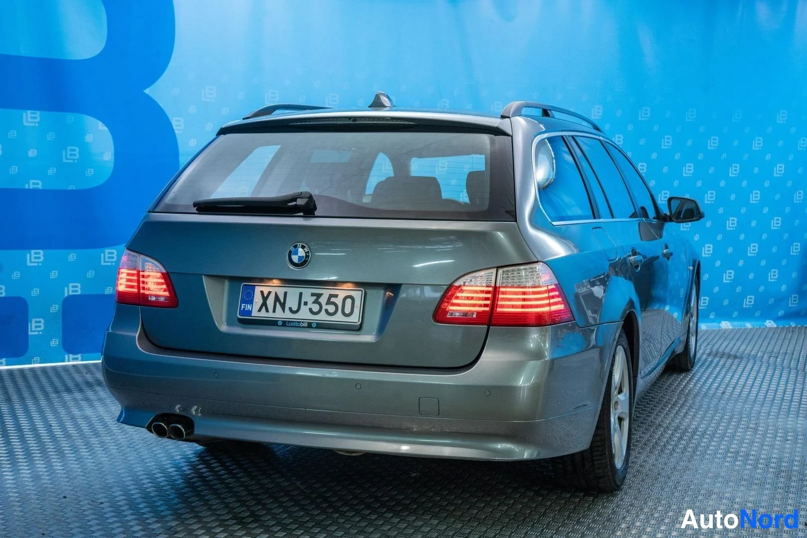 Grey BMW 525d xDrive 2010, rear, photo 6