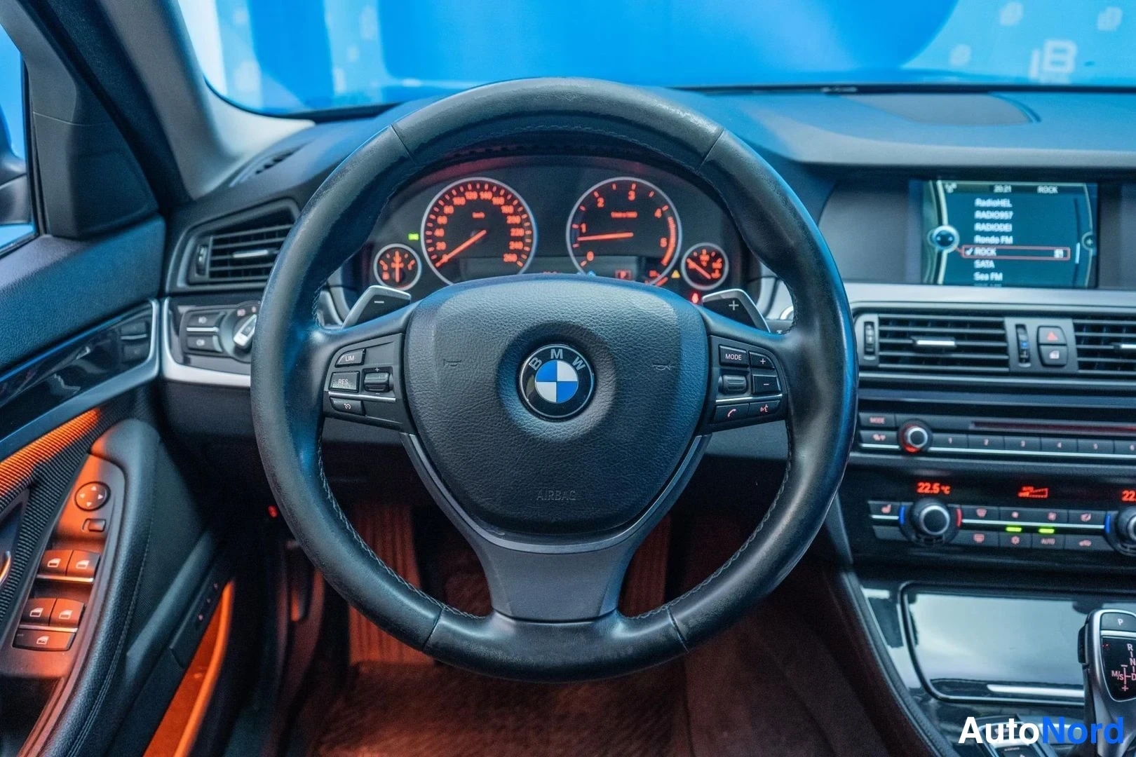 Black BMW 530d xDrive 2011, cockpit, photo 9