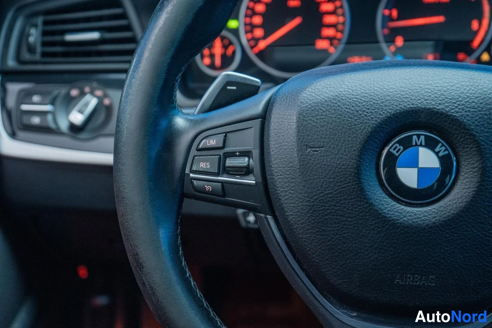 Black BMW 530d xDrive 2011, detail, photo 14