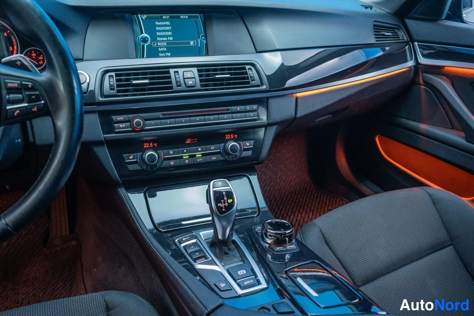 Black BMW 530d xDrive 2011, cockpit, photo 10