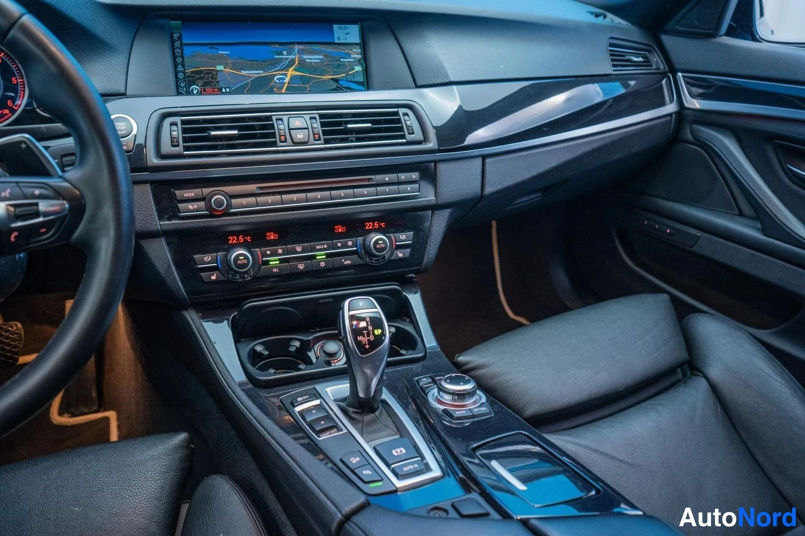 Grey BMW M550d xDrive 2012, cockpit, photo 9