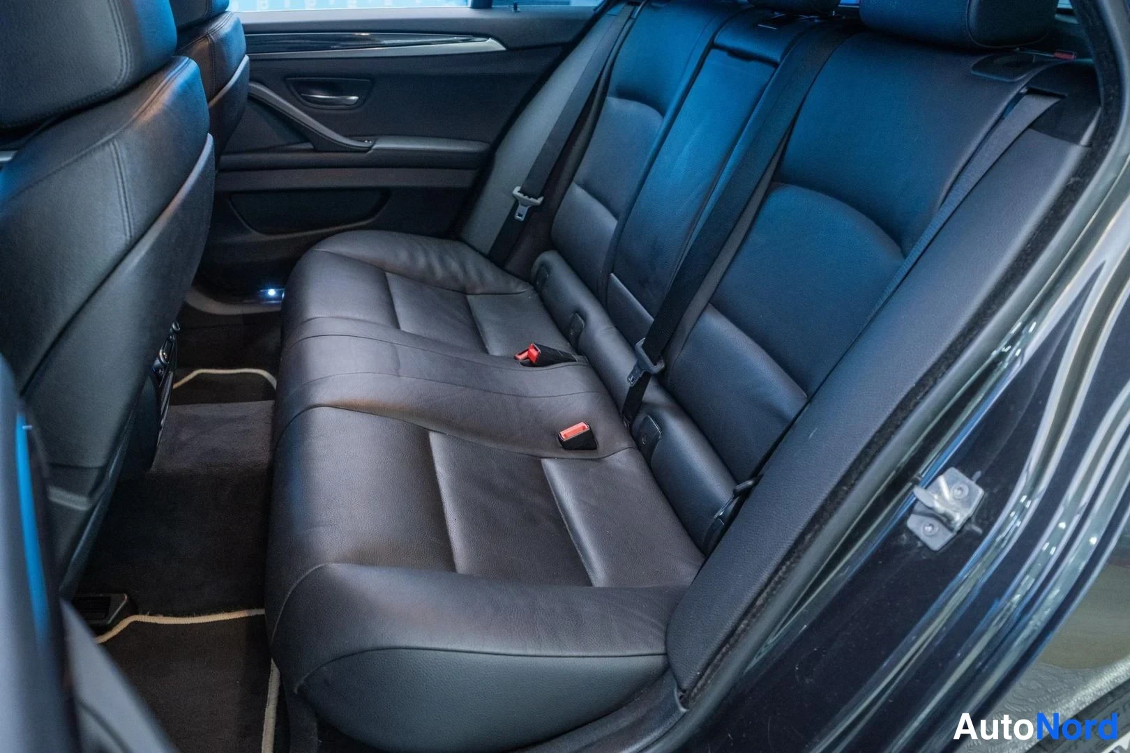 Grey BMW M550d xDrive 2012, rear seats, photo 11