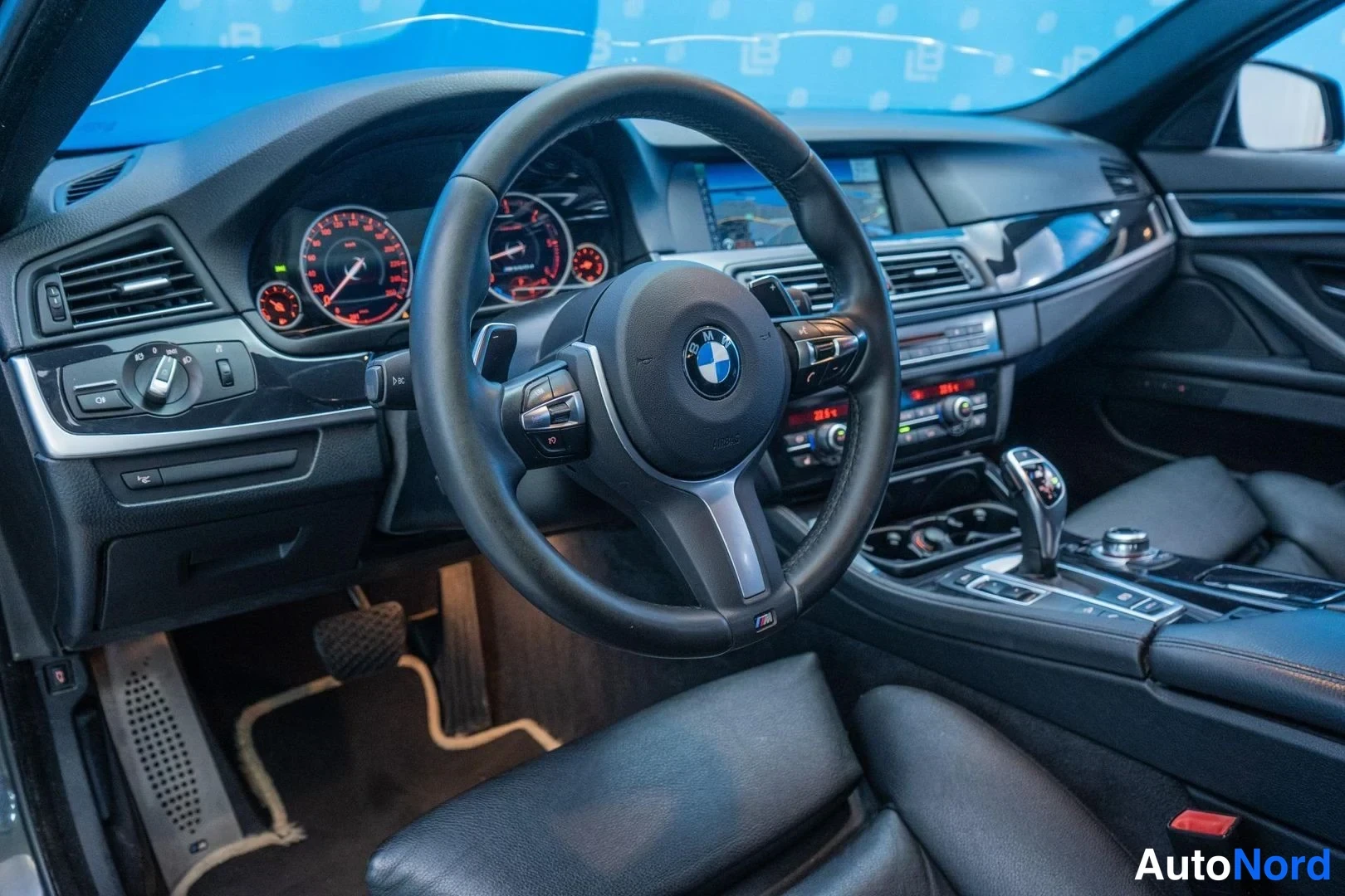 Grey BMW M550d xDrive 2012, cockpit, photo 7