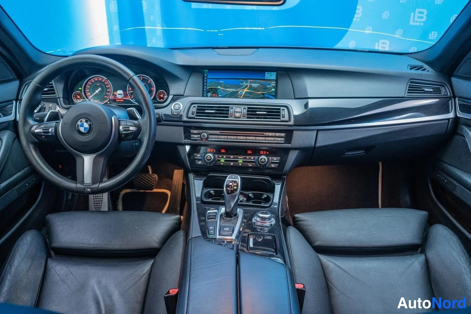 Grey BMW M550d xDrive 2012, cockpit, photo 8