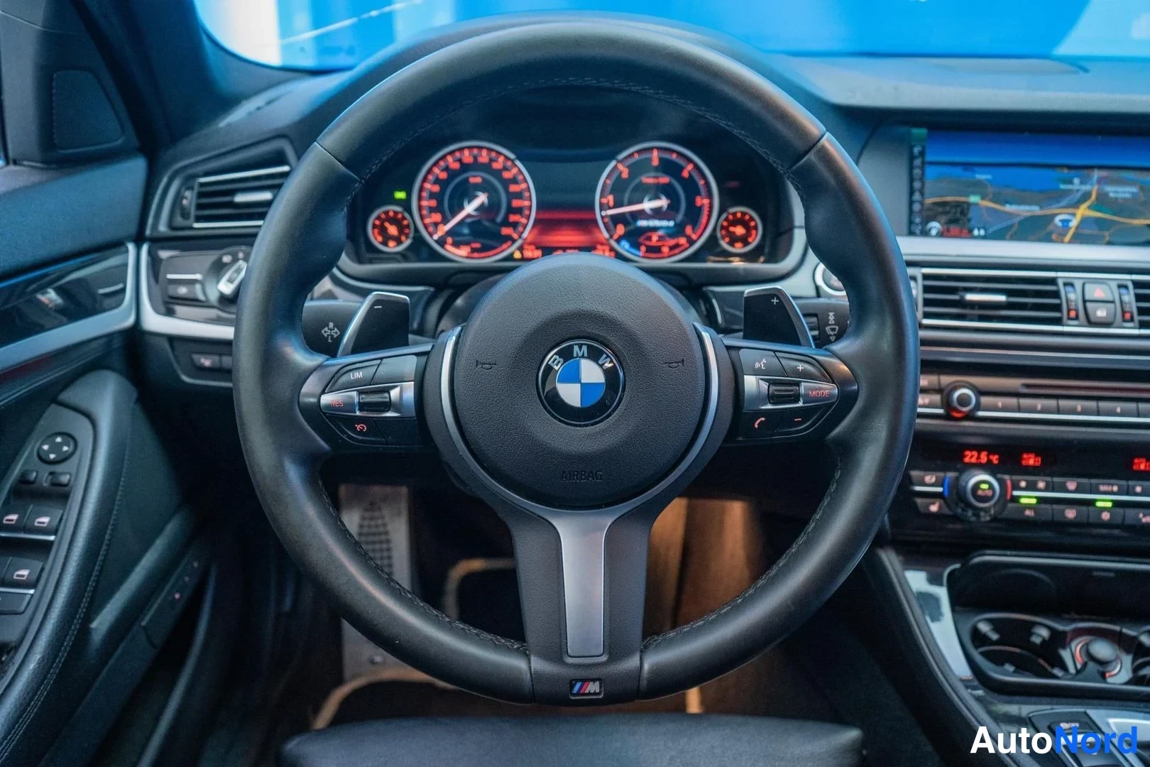 Grey BMW M550d xDrive 2012, detail, photo 12