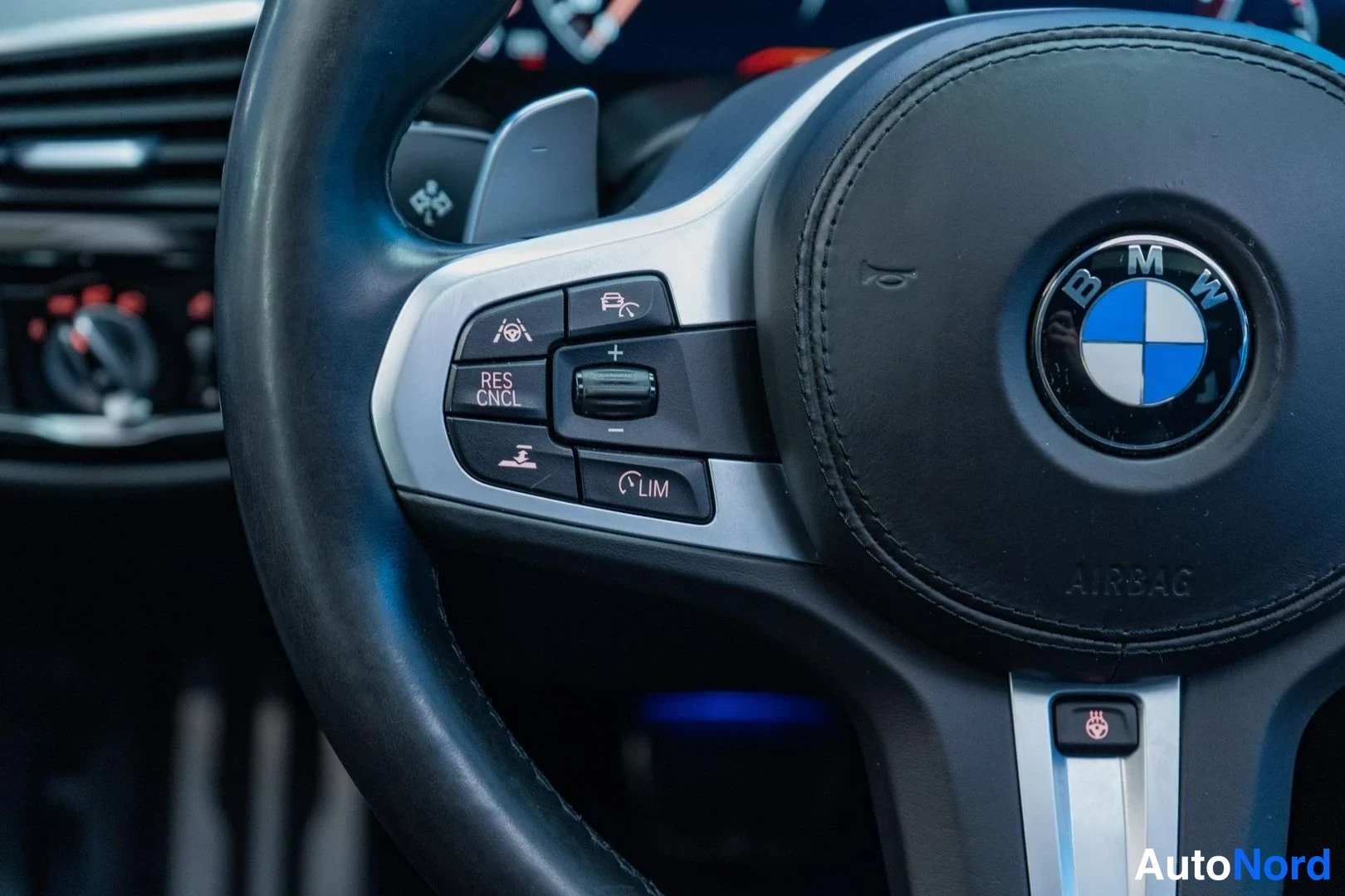 Black BMW M550d xDrive 2019, detail, photo 26
