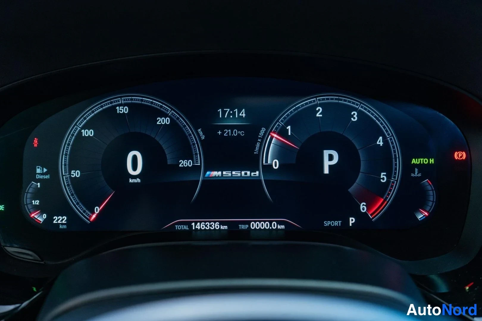 Black BMW M550d xDrive 2019, detail, photo 20