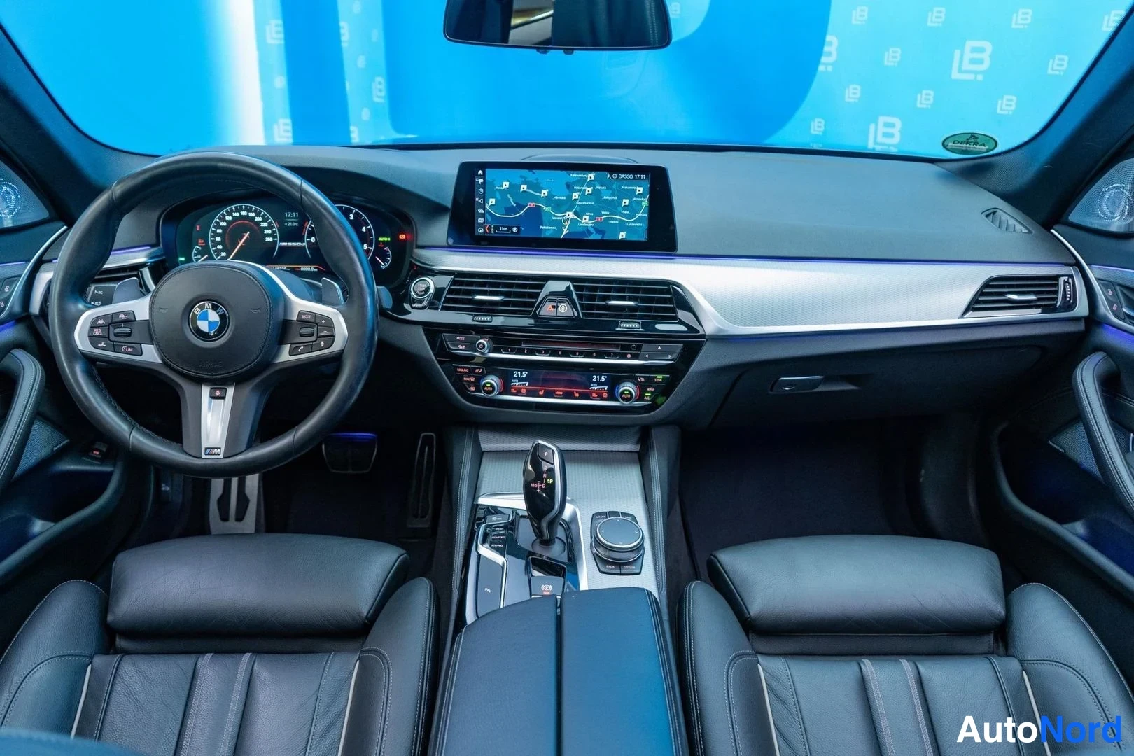 Black BMW M550d xDrive 2019, cockpit, photo 9