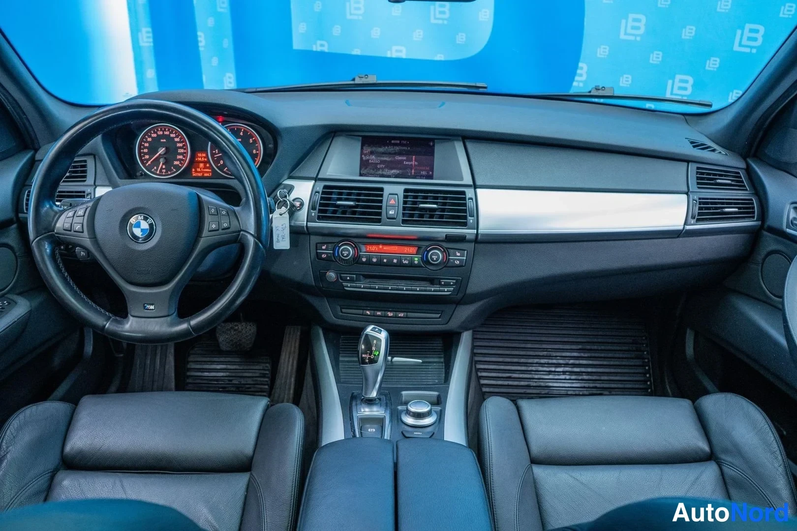 Black BMW X5 xDrive48i 2009, cockpit, photo 9