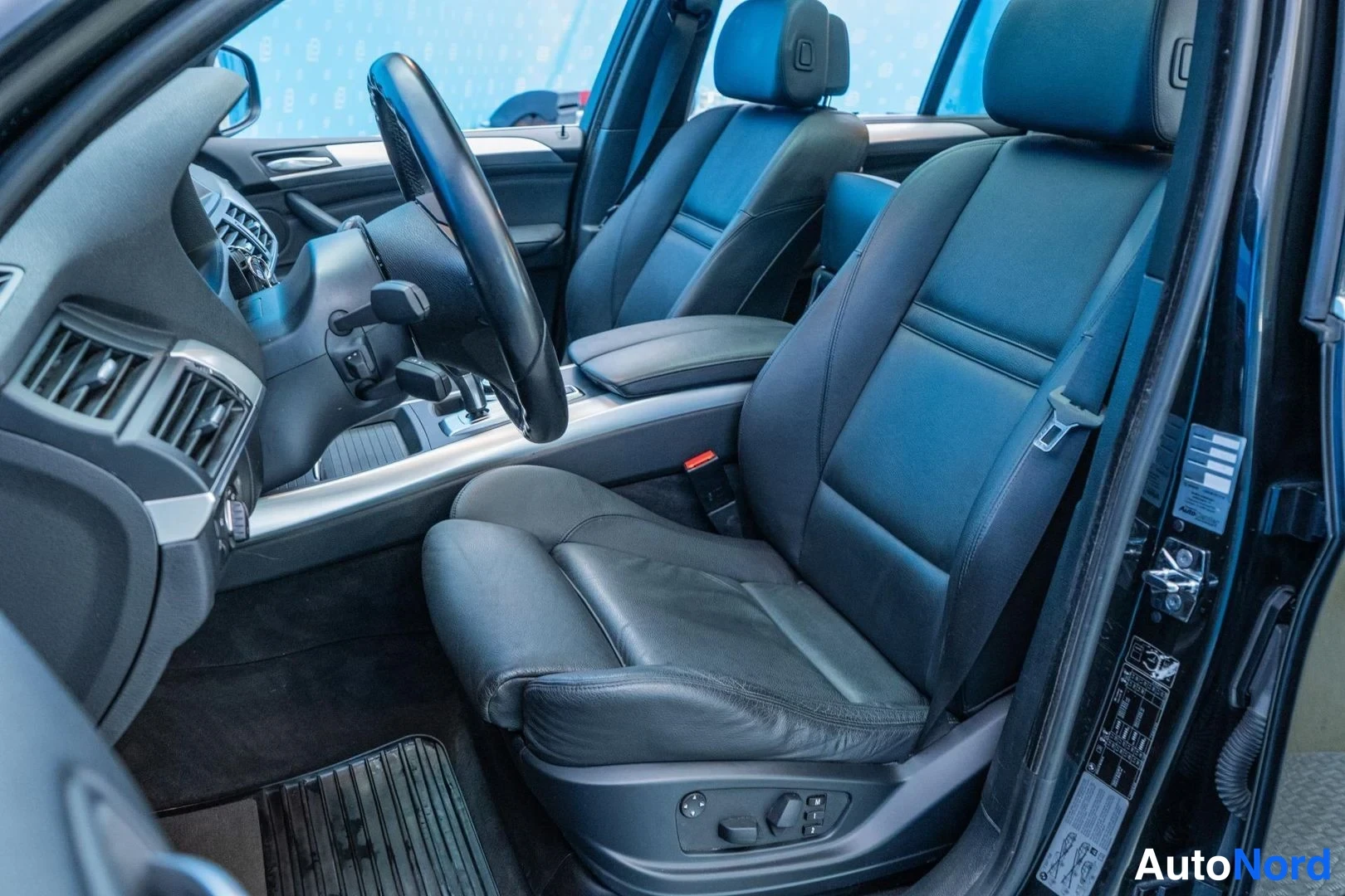 Black BMW X5 xDrive48i 2009, front seats, photo 12