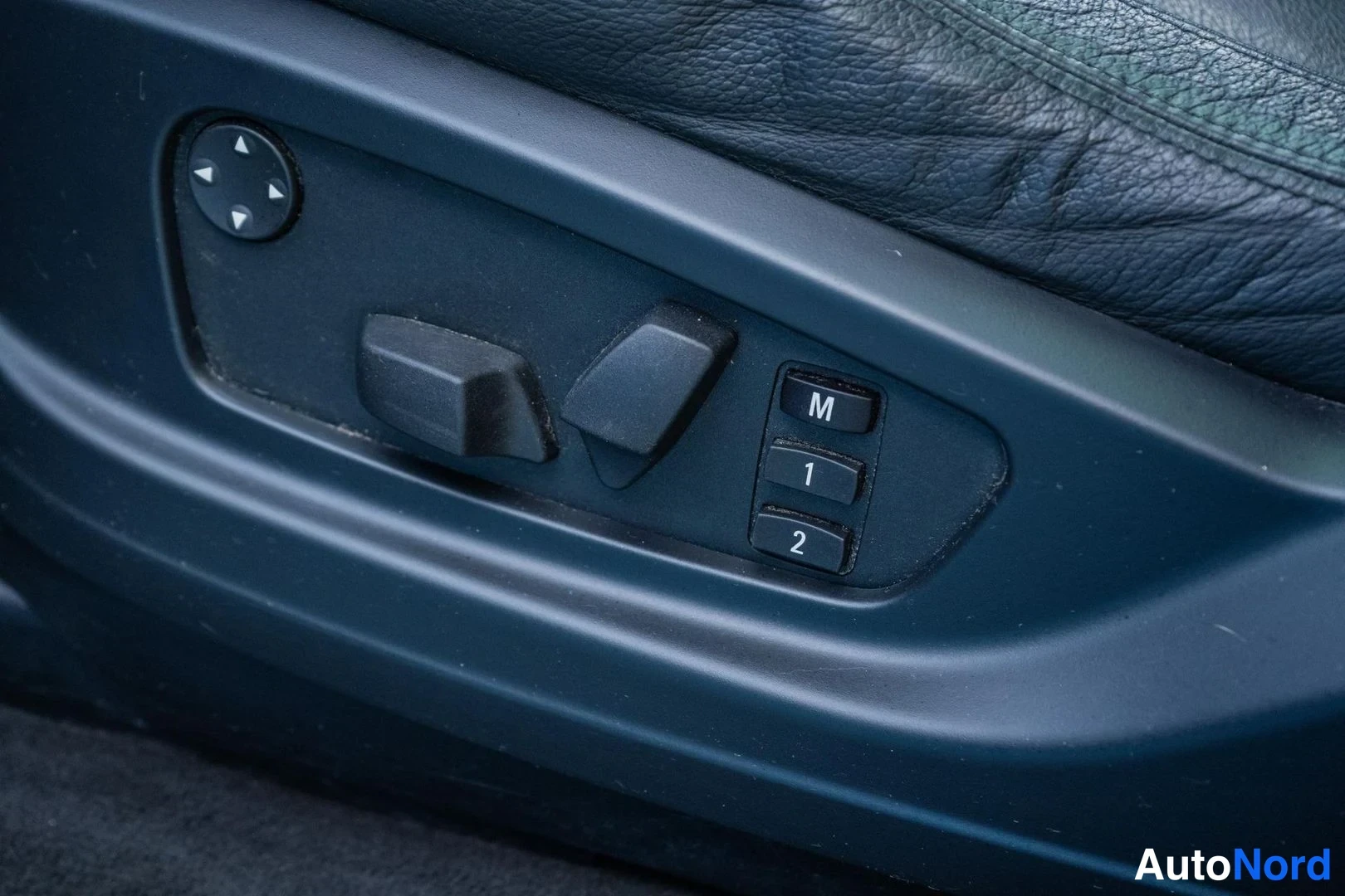 Black BMW X5 xDrive48i 2009, detail, photo 14