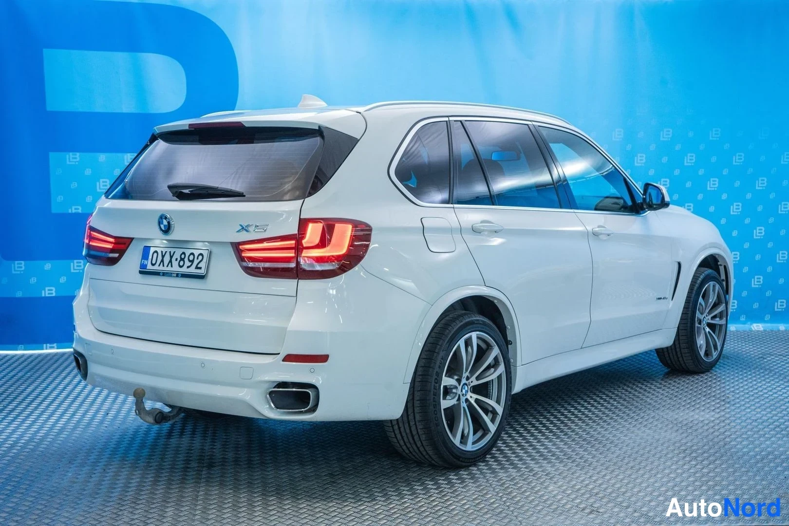 White BMW X5 xDrive40e 2017, rear three-quarter, photo 6