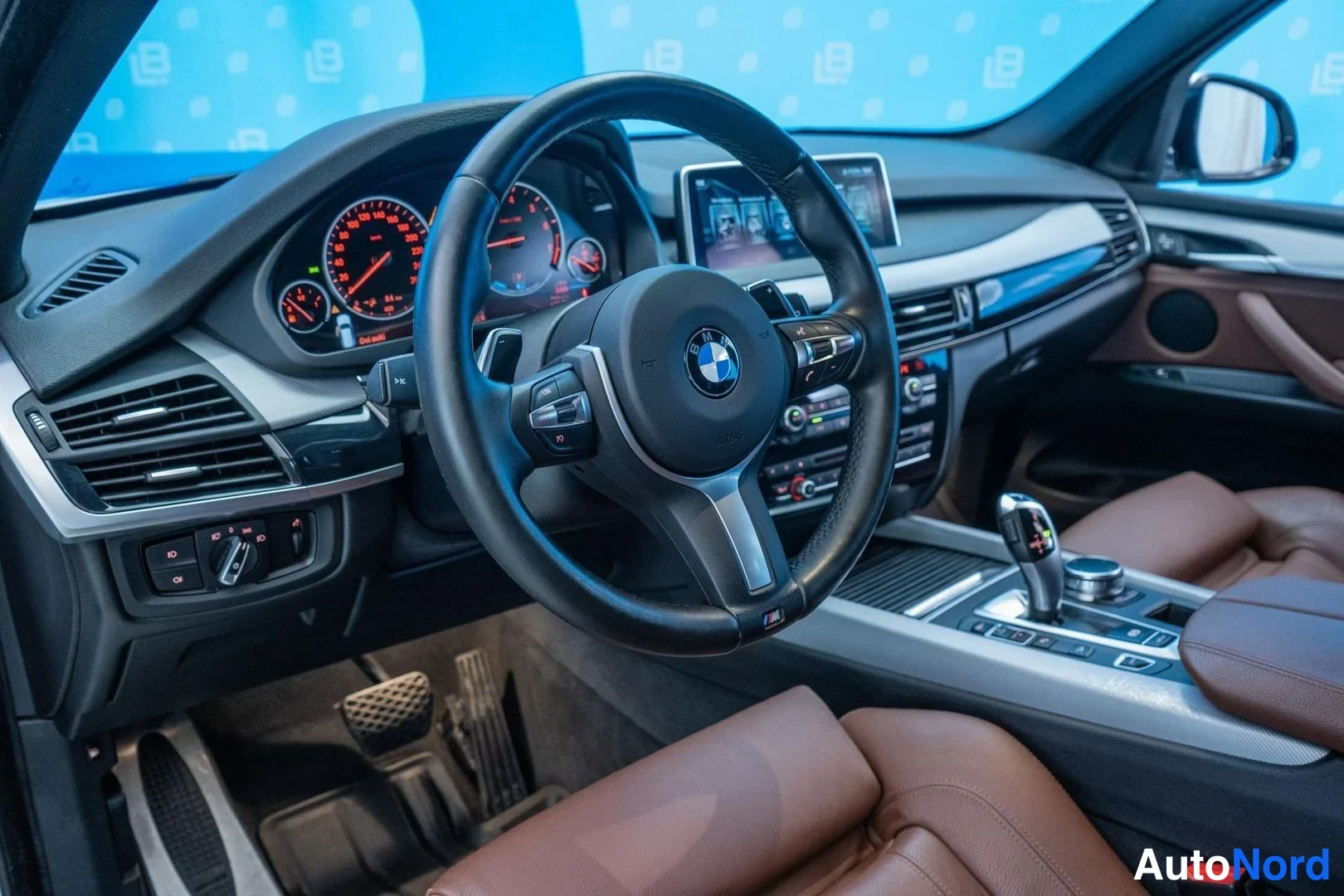 White BMW X5 xDrive40e 2017, cockpit, photo 8