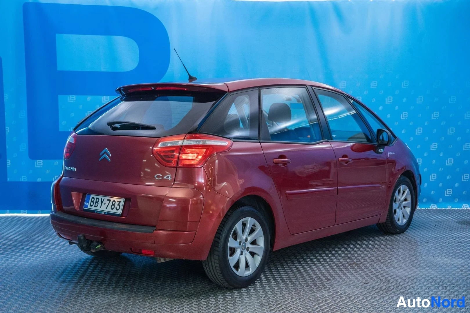 Red Citroen C4 Picasso 2008, rear three-quarter, photo 5