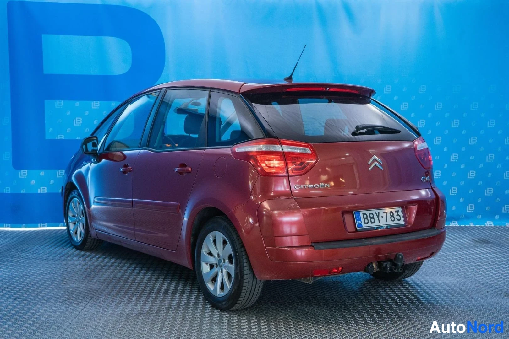 Red Citroen C4 Picasso 2008, rear three-quarter, photo 4