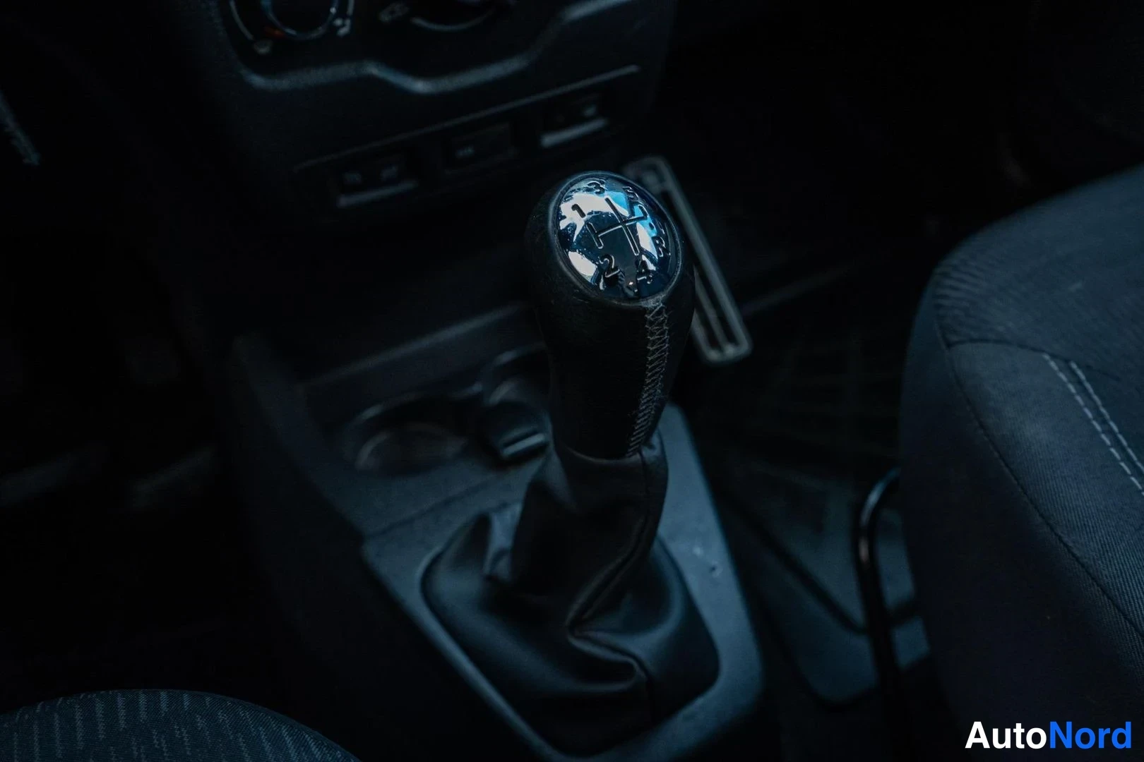 White Dacia Lodgy 2017, detail, photo 18