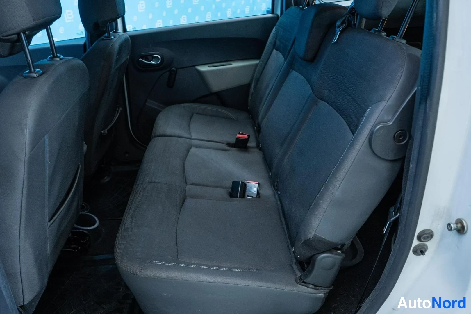 White Dacia Lodgy 2017, rear seats, photo 12