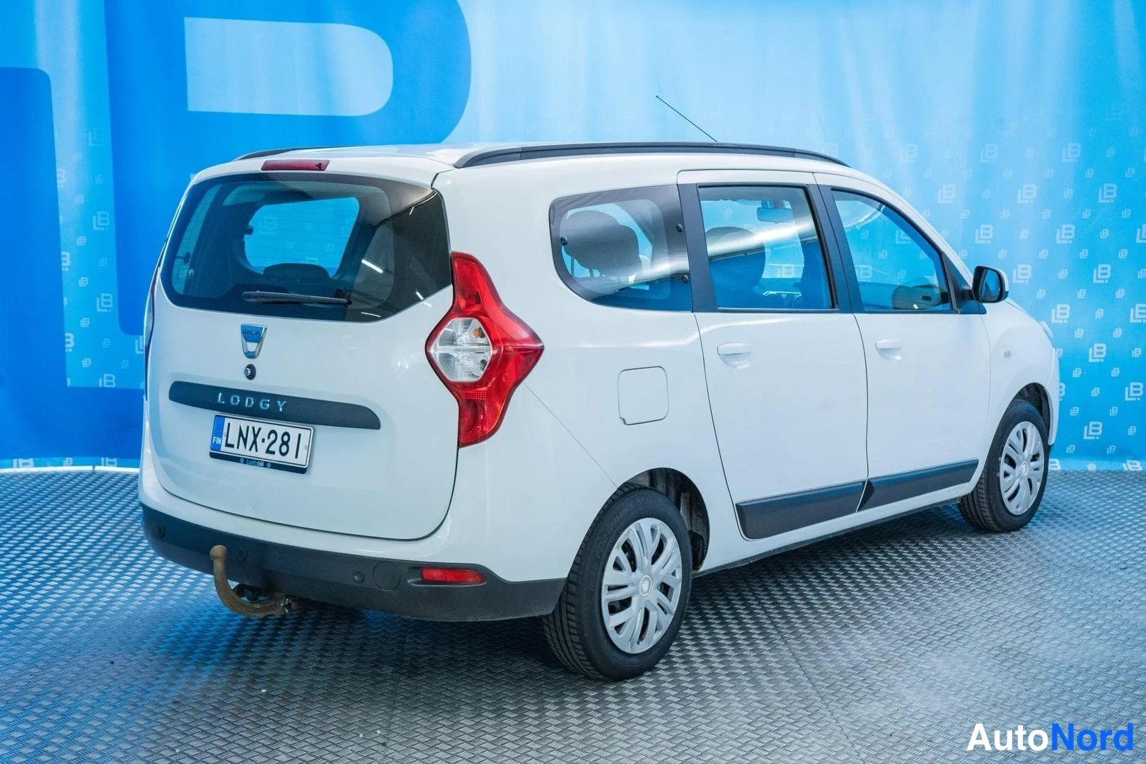White Dacia Lodgy 2017, rear three-quarter, photo 4
