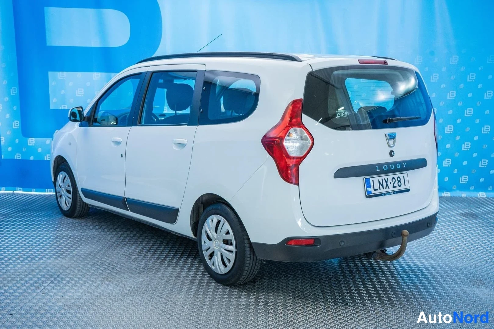 White Dacia Lodgy 2017, rear three-quarter, photo 5