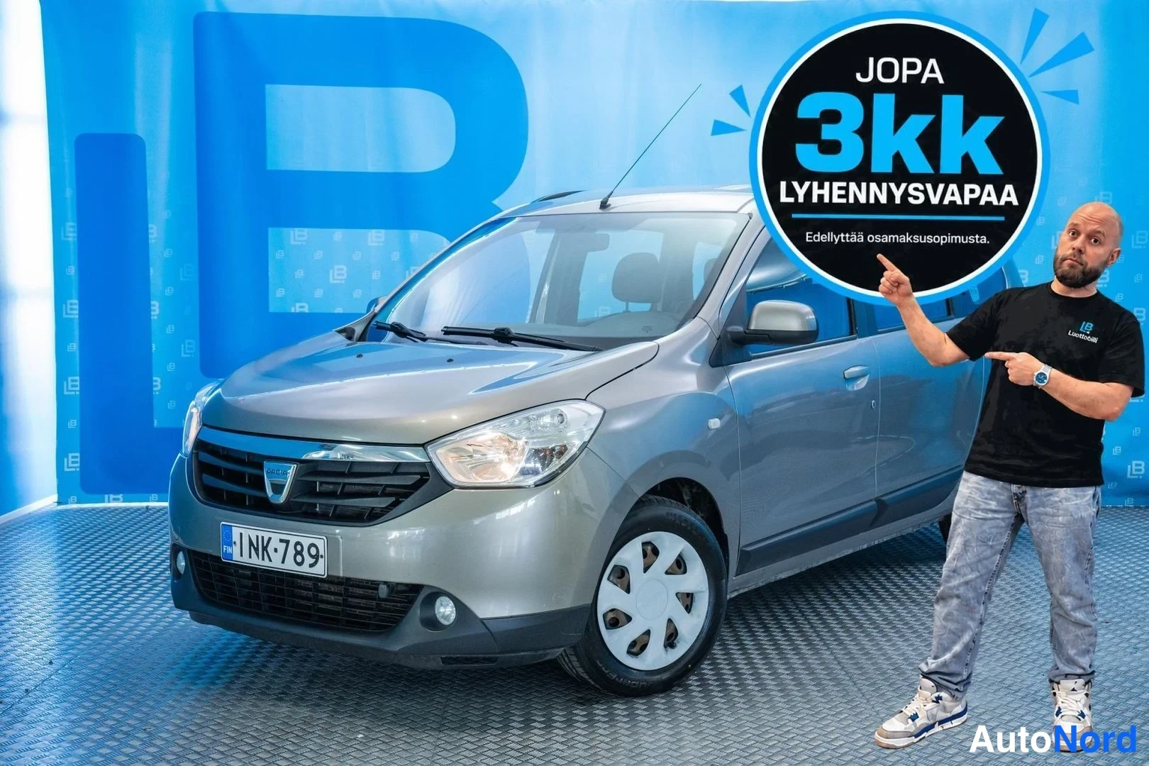 Grey Dacia Lodgy 2014, front three-quarter, nose to the left, photo 2