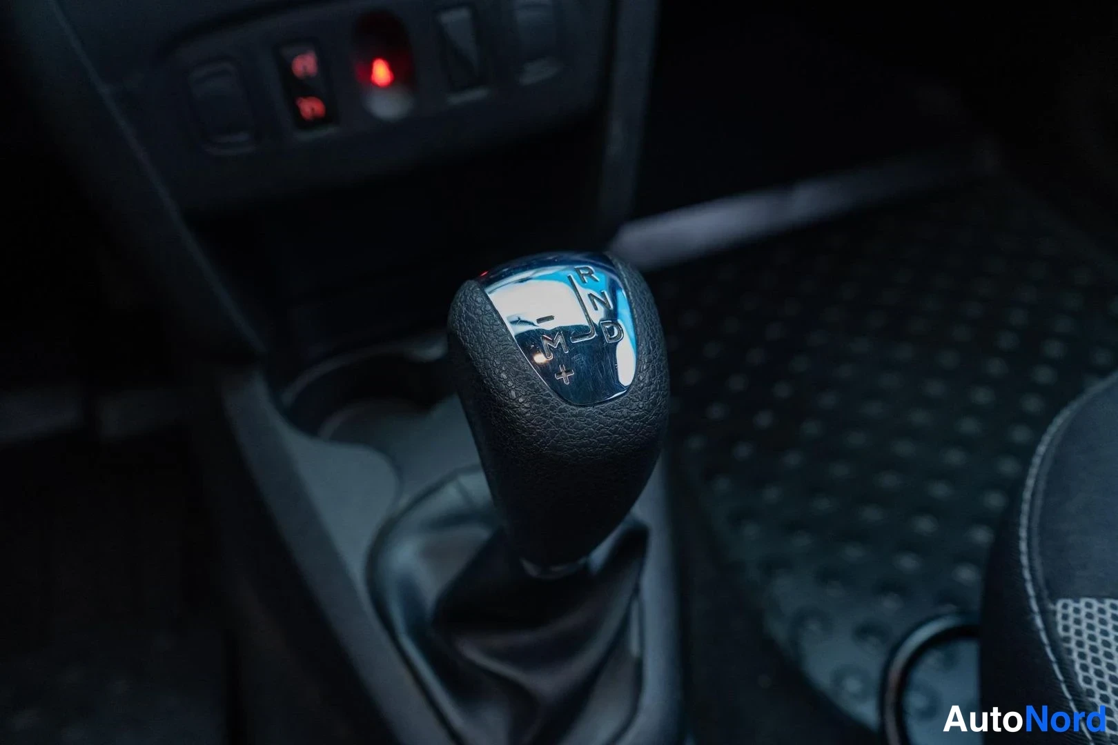 Brown Dacia Sandero Stepway 2019, detail, photo 14