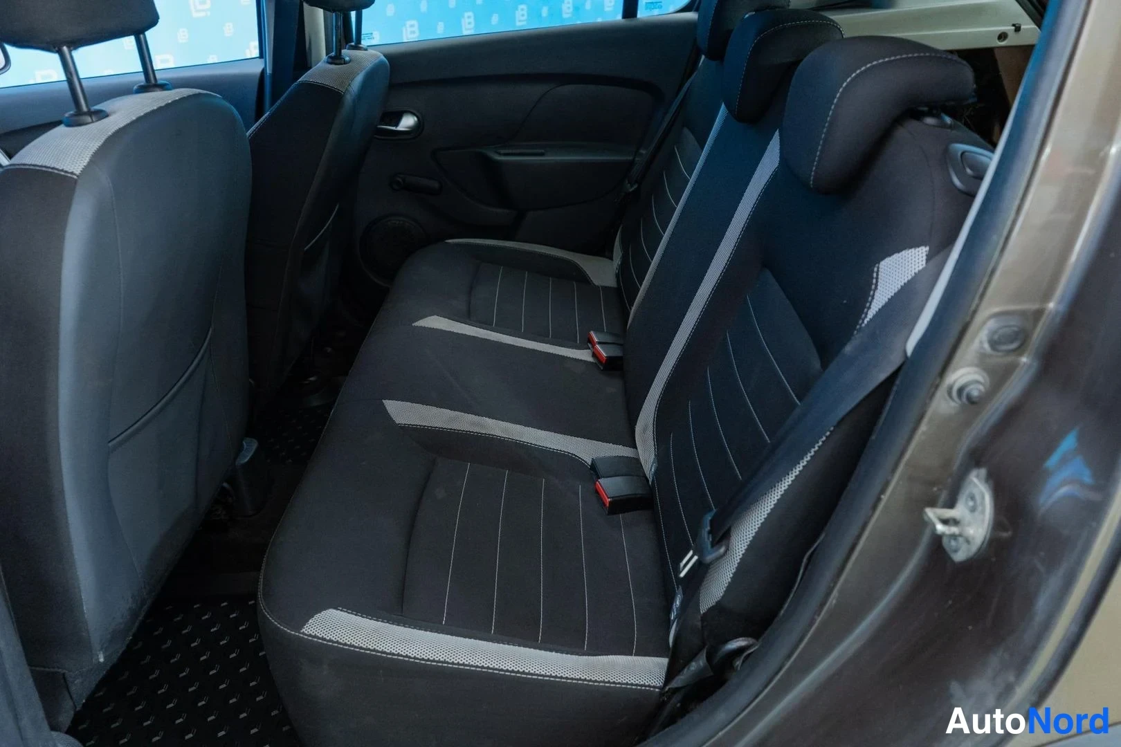 Brown Dacia Sandero Stepway 2019, rear seats, photo 11