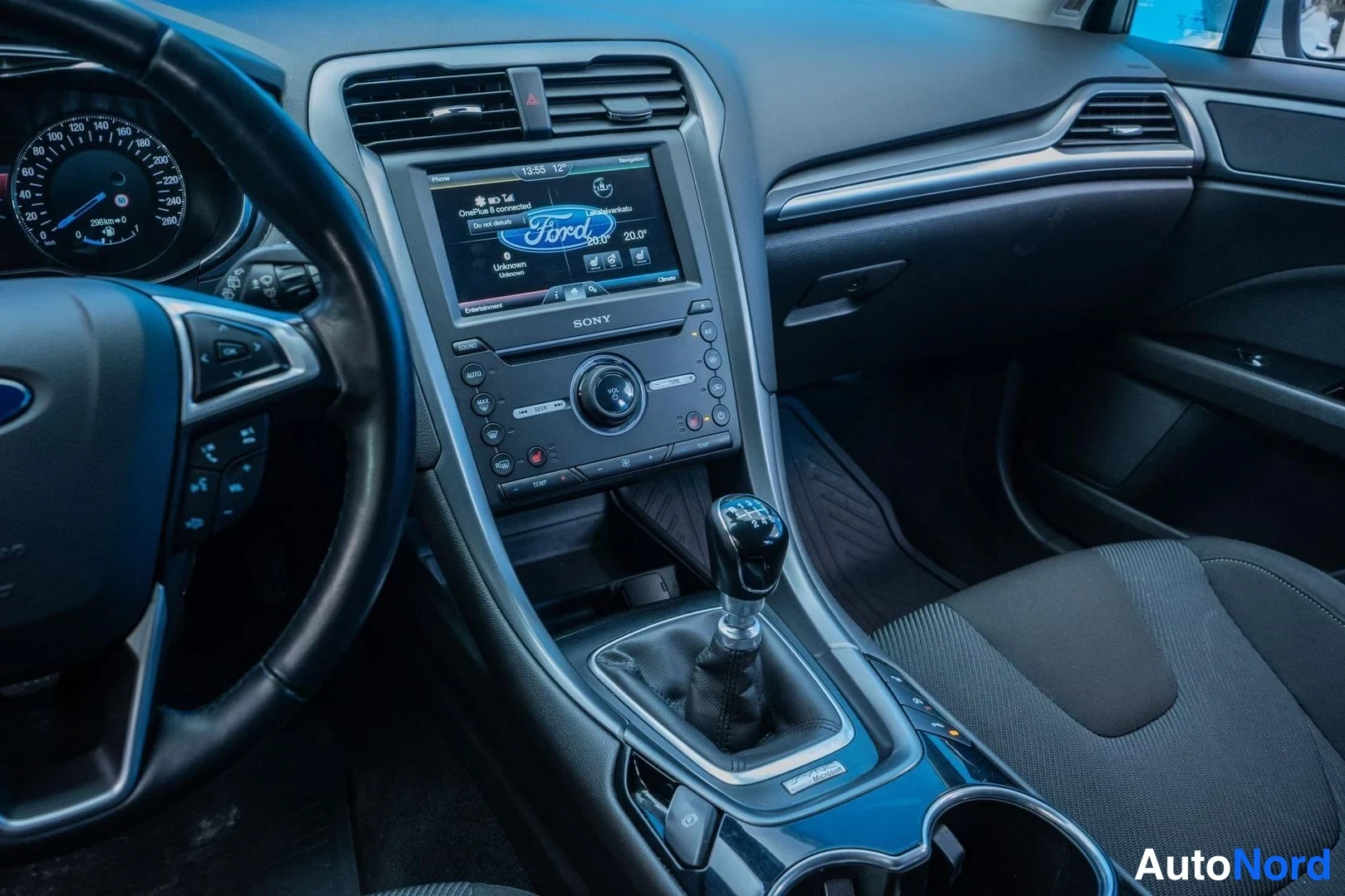 Grey Ford Mondeo 2016, cockpit, photo 8