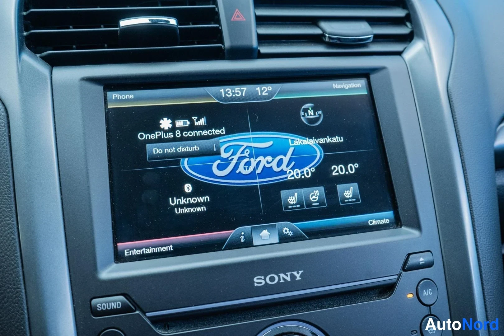 Grey Ford Mondeo 2016, detail, photo 15