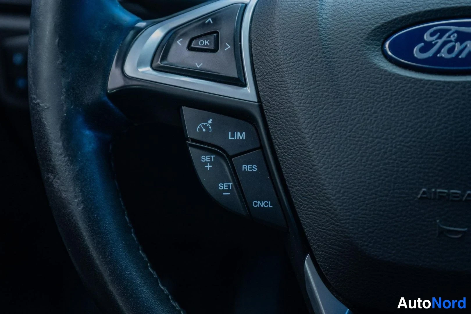 Grey Ford Mondeo 2016, detail, photo 18