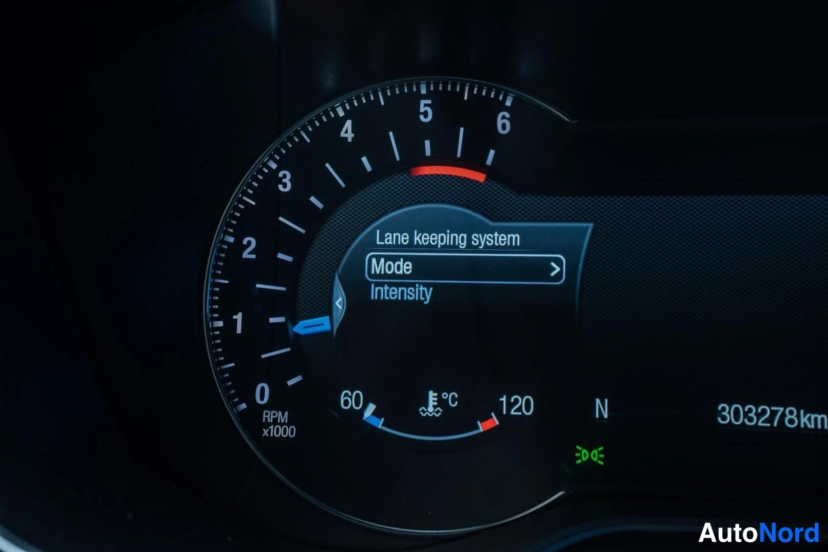 Grey Ford Mondeo 2016, detail, photo 20