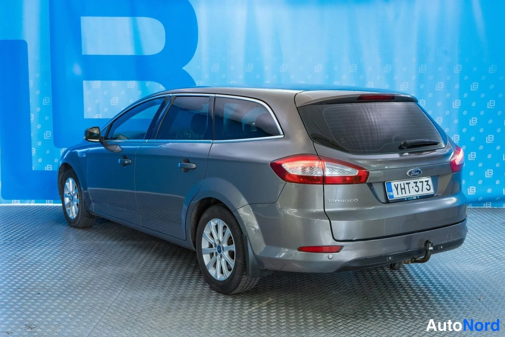 Brown Ford Mondeo 2011, rear three-quarter, photo 5