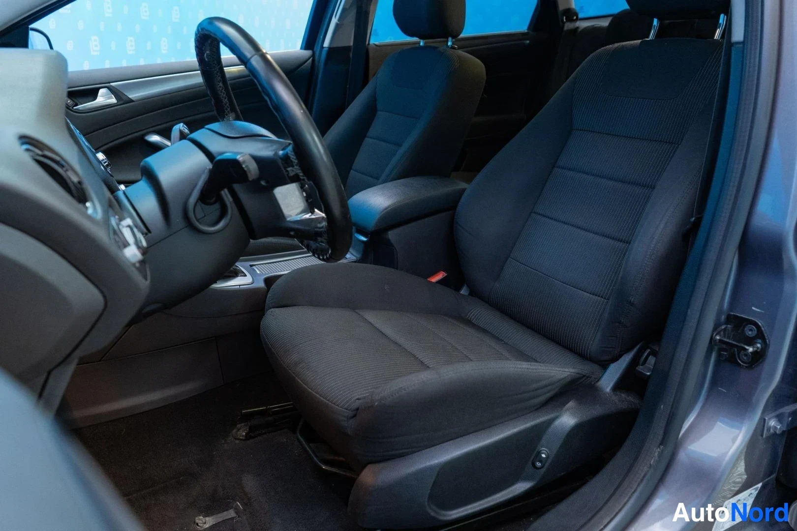 Brown Ford Mondeo 2011, front seats, photo 12