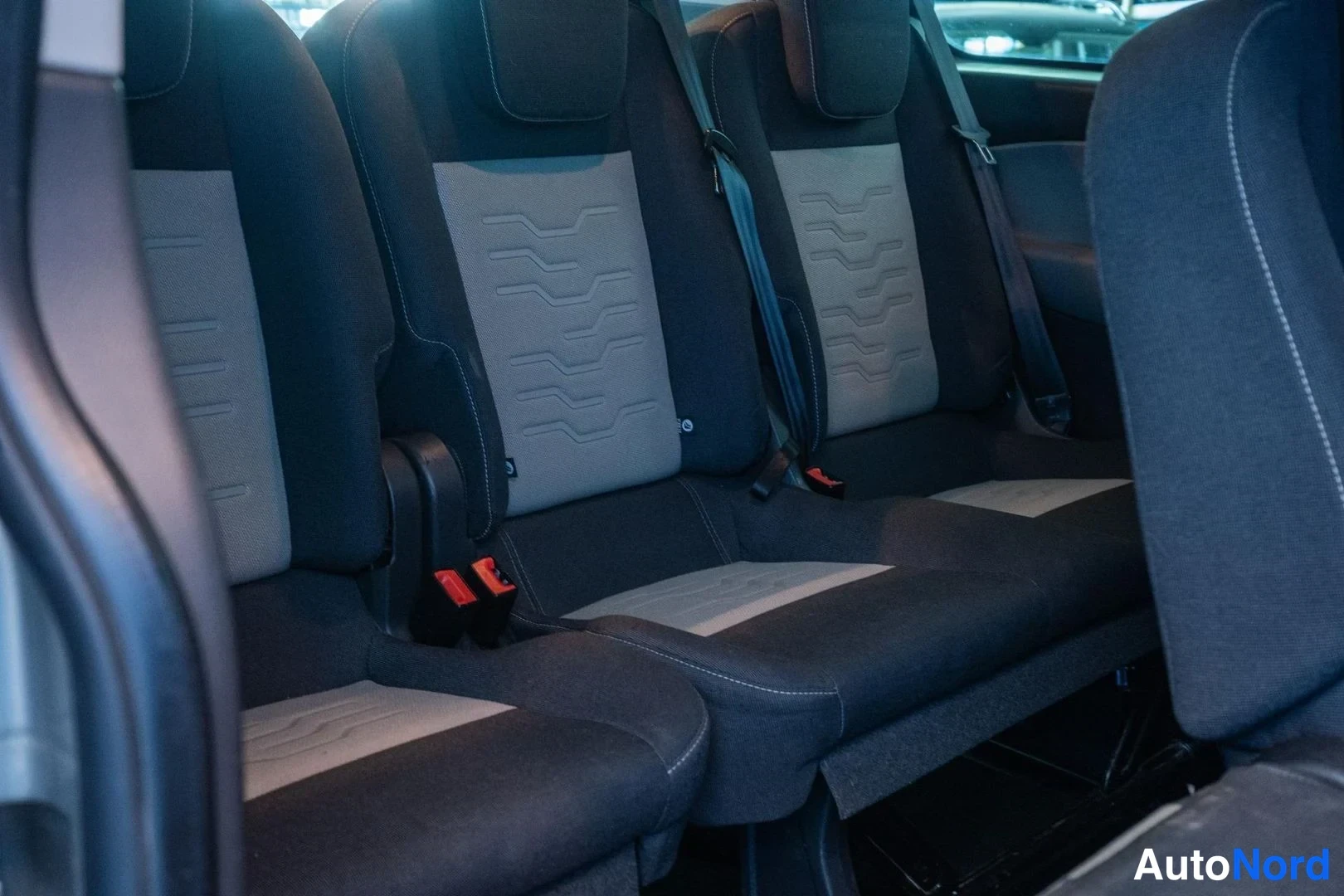 Grey Ford Tourneo Custom 2014, rear seats, photo 10