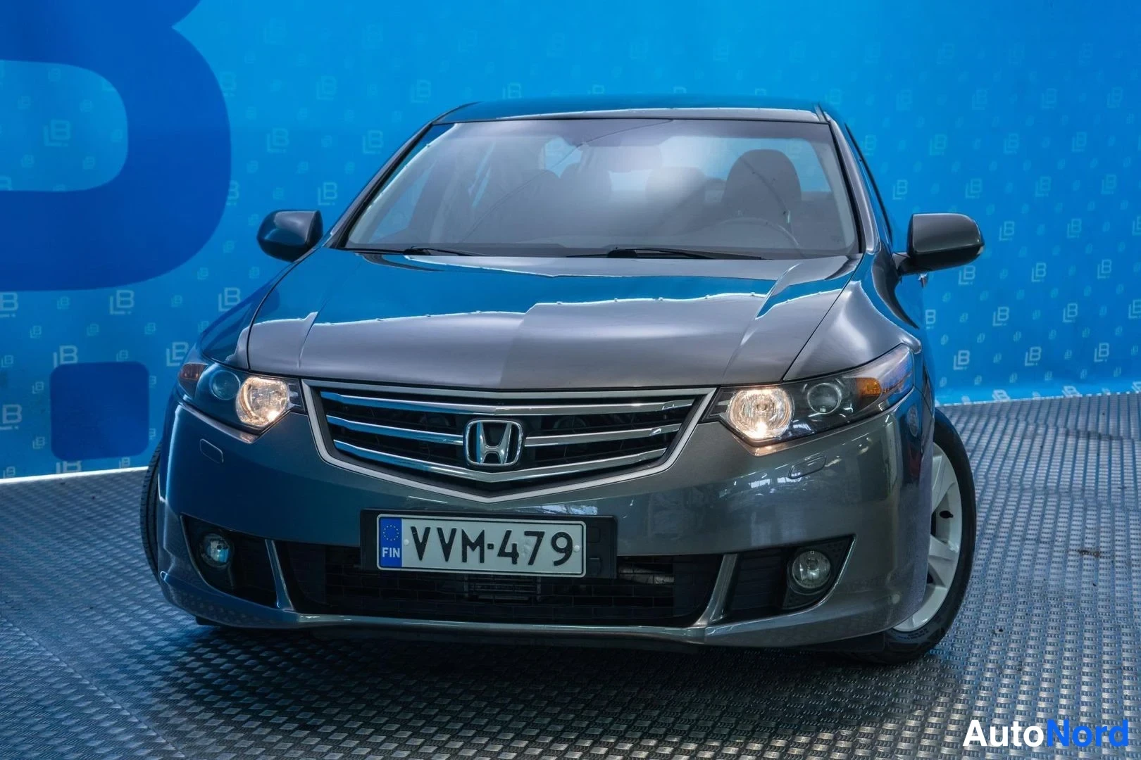 Grey Honda Accord 2011, front, photo 3