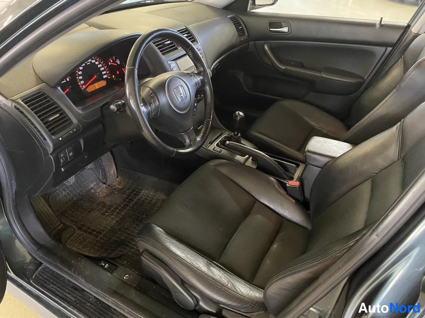 Grey Honda Accord 2007, photo 3