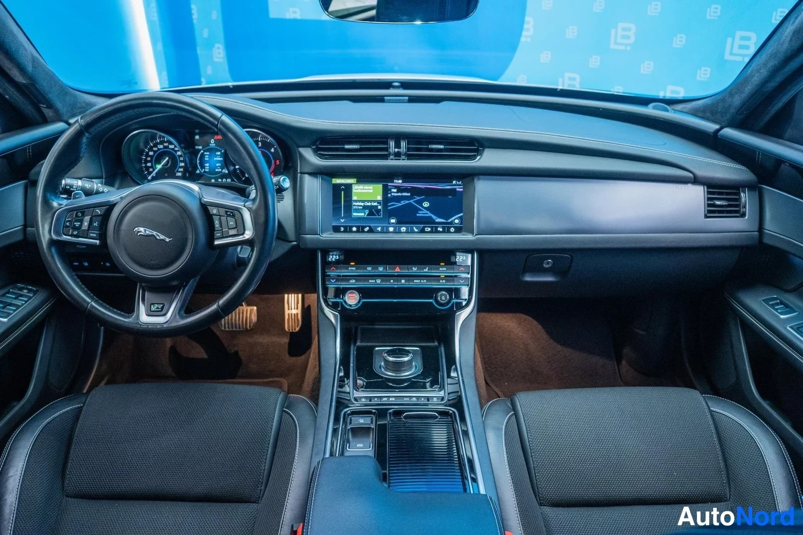 White Jaguar XF 2019, cockpit, photo 7