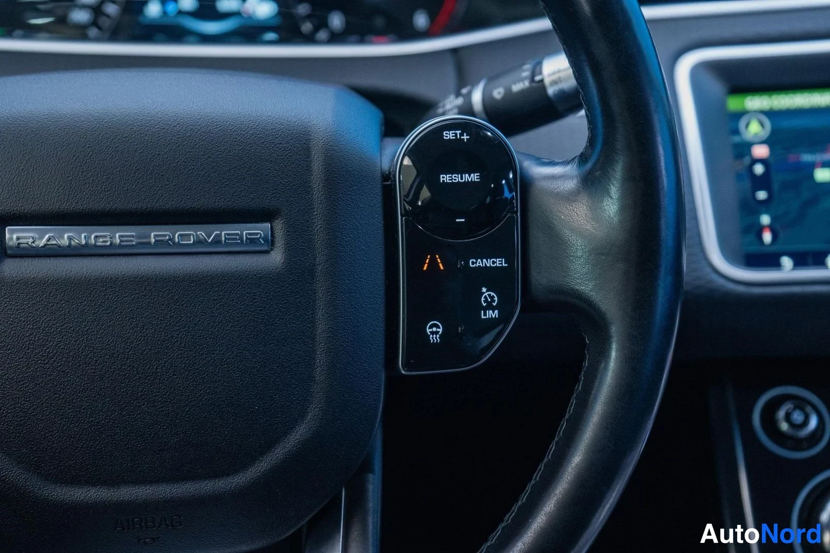 Beige Land Rover Range Rover Evoque 2020, detail, photo 12