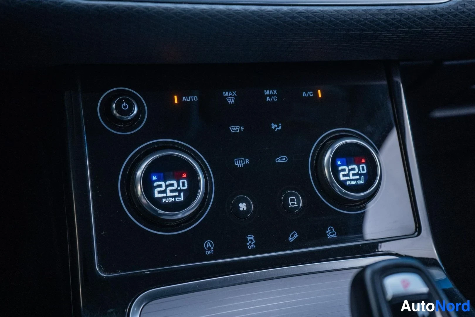 Beige Land Rover Range Rover Evoque 2020, detail, photo 15