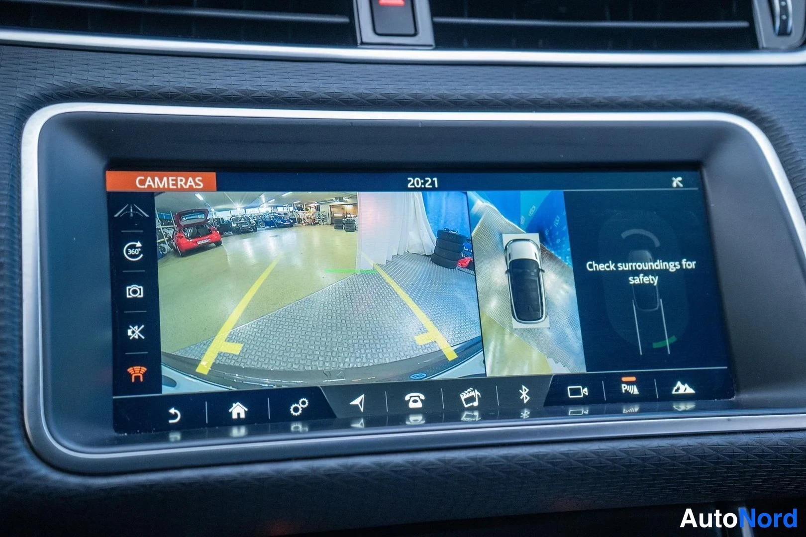Beige Land Rover Range Rover Evoque 2020, detail, photo 19