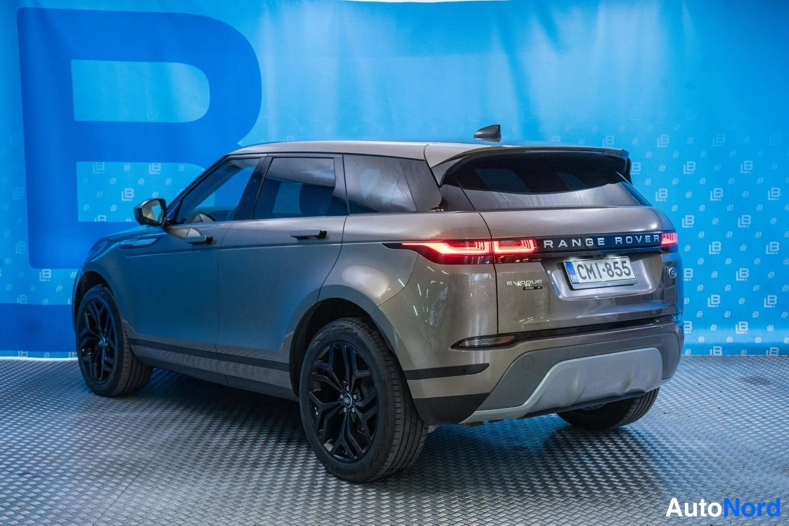 Beige Land Rover Range Rover Evoque 2020, rear three-quarter, photo 6