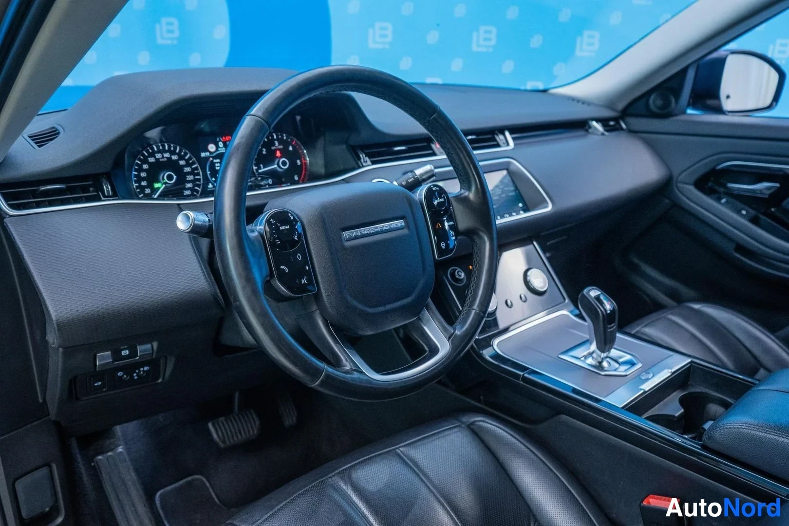 Beige Land Rover Range Rover Evoque 2020, cockpit, photo 7